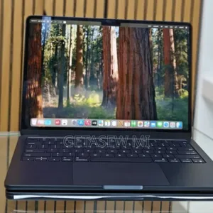 New Laptop Apple MacBook Air 2024 M3 13-Inch 16GB Apple M3 SSD 256GB