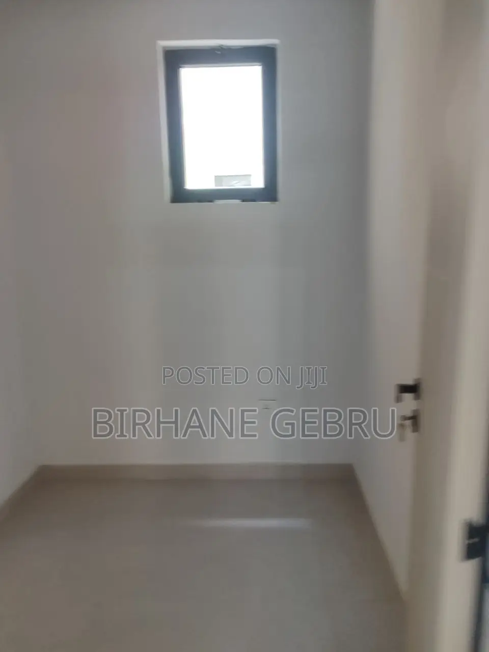 4 Bedroom Luxury Semi Fernished Apartiment for Rent