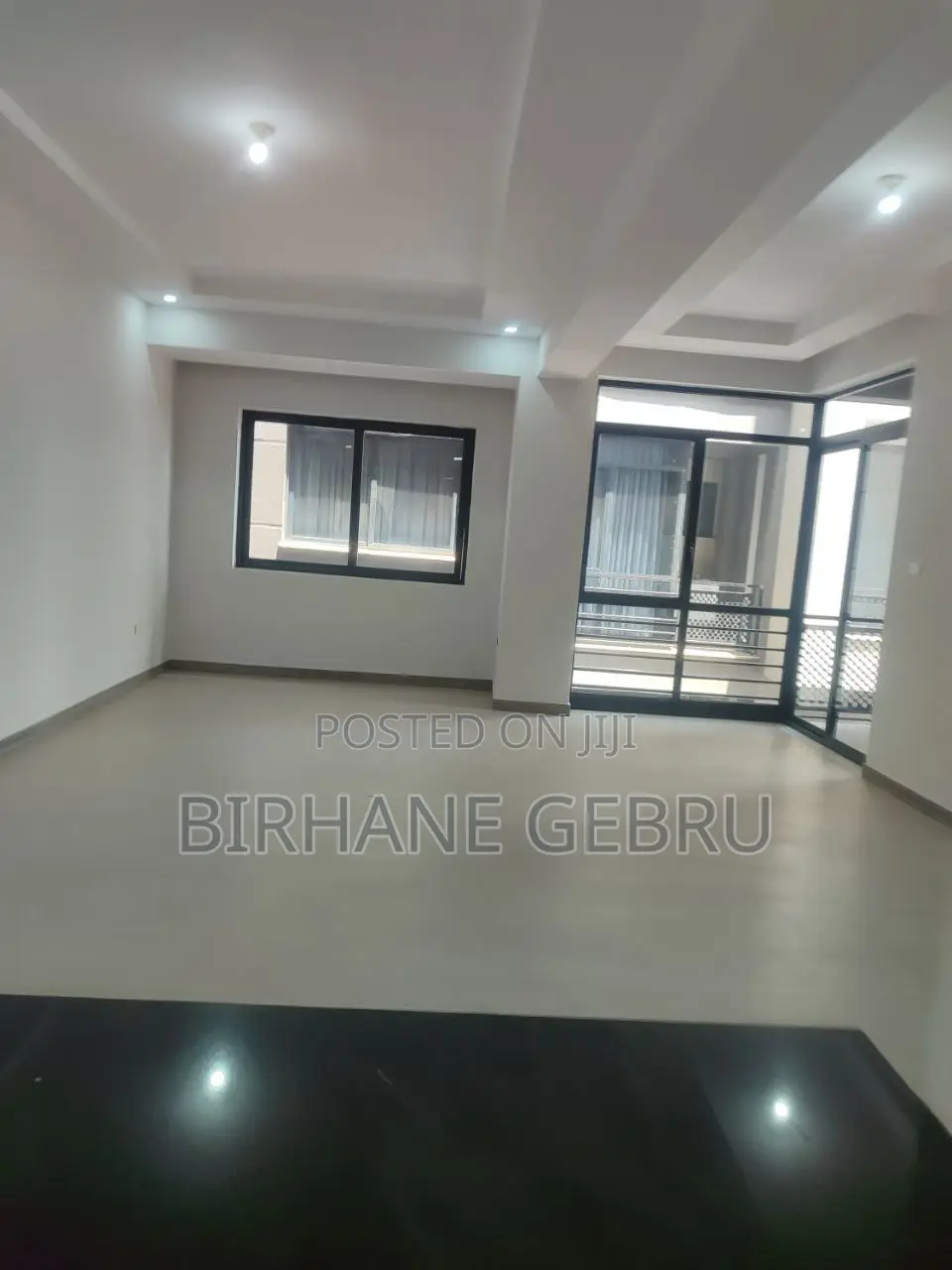 4 Bedroom Luxury Semi Fernished Apartiment for Rent