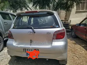 Toyota Vitz 1.0 FWD 4dr 2001 Silver