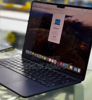 Photo - New Laptop Apple MacBook 8GB Apple M2 SSD 256GB