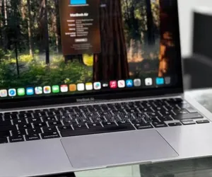 New Laptop Apple MacBook 8GB Intel Core I5 SSD 256GB