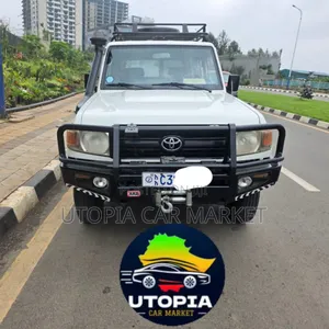 Photo - Toyota Land Cruiser 2018 White