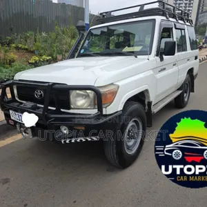 Toyota Land Cruiser 2018 White