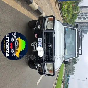 Toyota Land Cruiser 2018 White