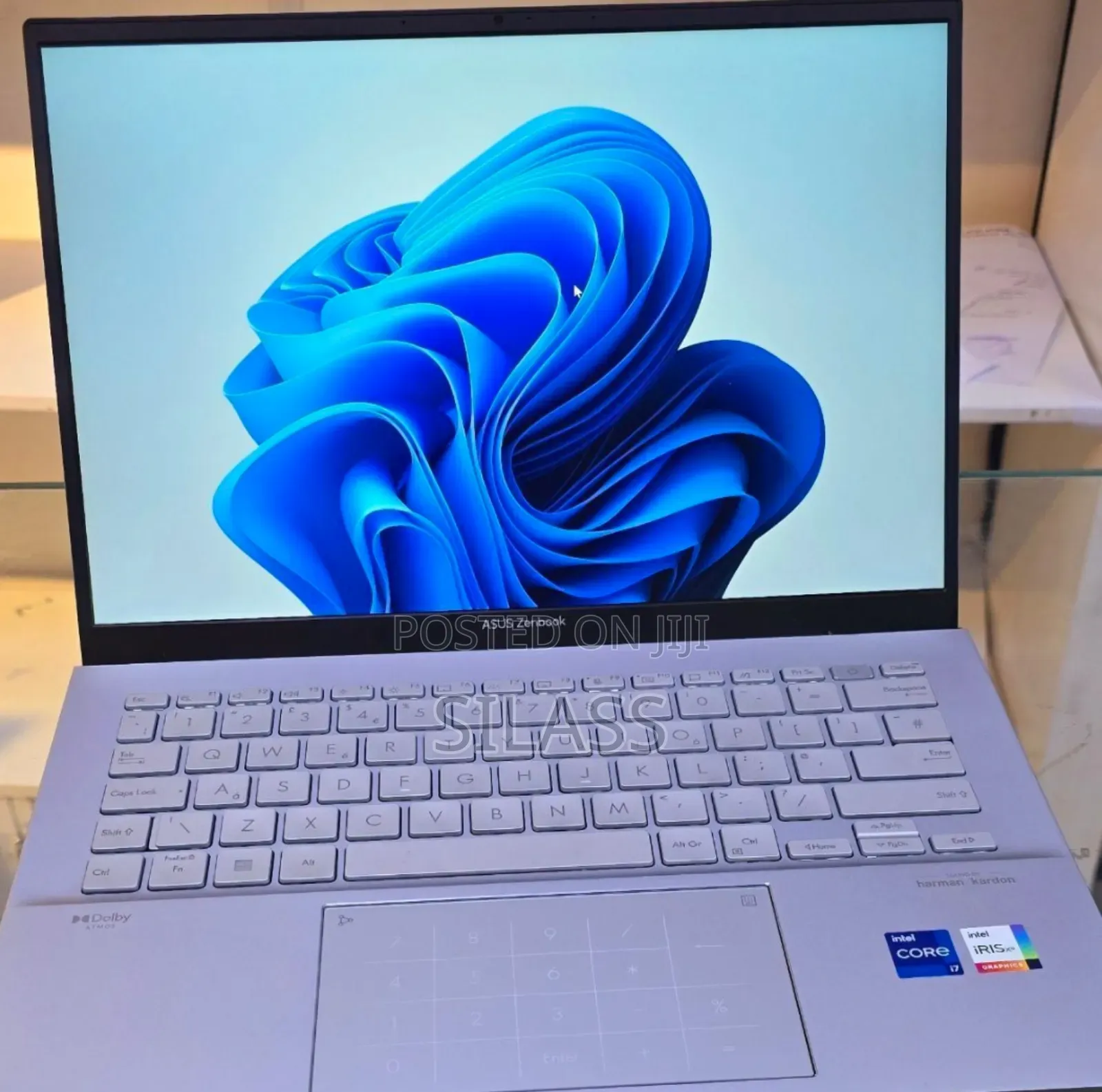 New Laptop Asus ZenBook UX430UA 16GB Intel Core I7 SSD 512GB