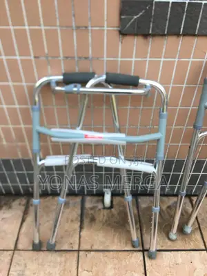 Walker Wheelless Walker頗飄walker With Adjustable Heightfor Elderly