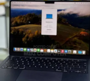 New Laptop Apple MacBook Air 2022 M2 8GB Intel SSD 256GB