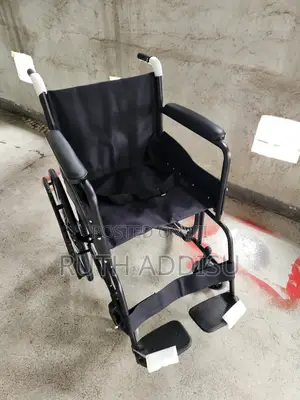 Foldable Belted Wheelchair仔的normal Medical Wheelchair Heavy Duty New