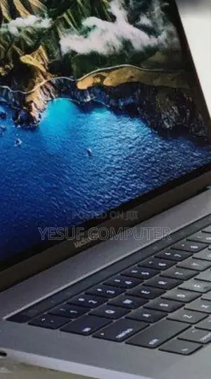 New Laptop Apple MacBook Pro 2017 16GB Intel Core I7 SSD 512GB