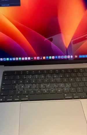 Photo - New Laptop Apple MacBook Pro 2017 16GB Intel Core I7 SSD 1T