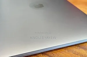 New Laptop Apple MacBook Pro 2017 16GB Intel Core I7 SSD 1T