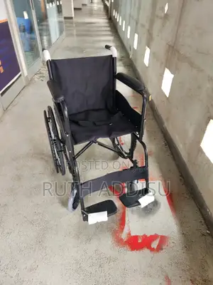 Foldable Wheelchair仔在medical Heavy Duty Safe Wheelchair无夗wheelchair