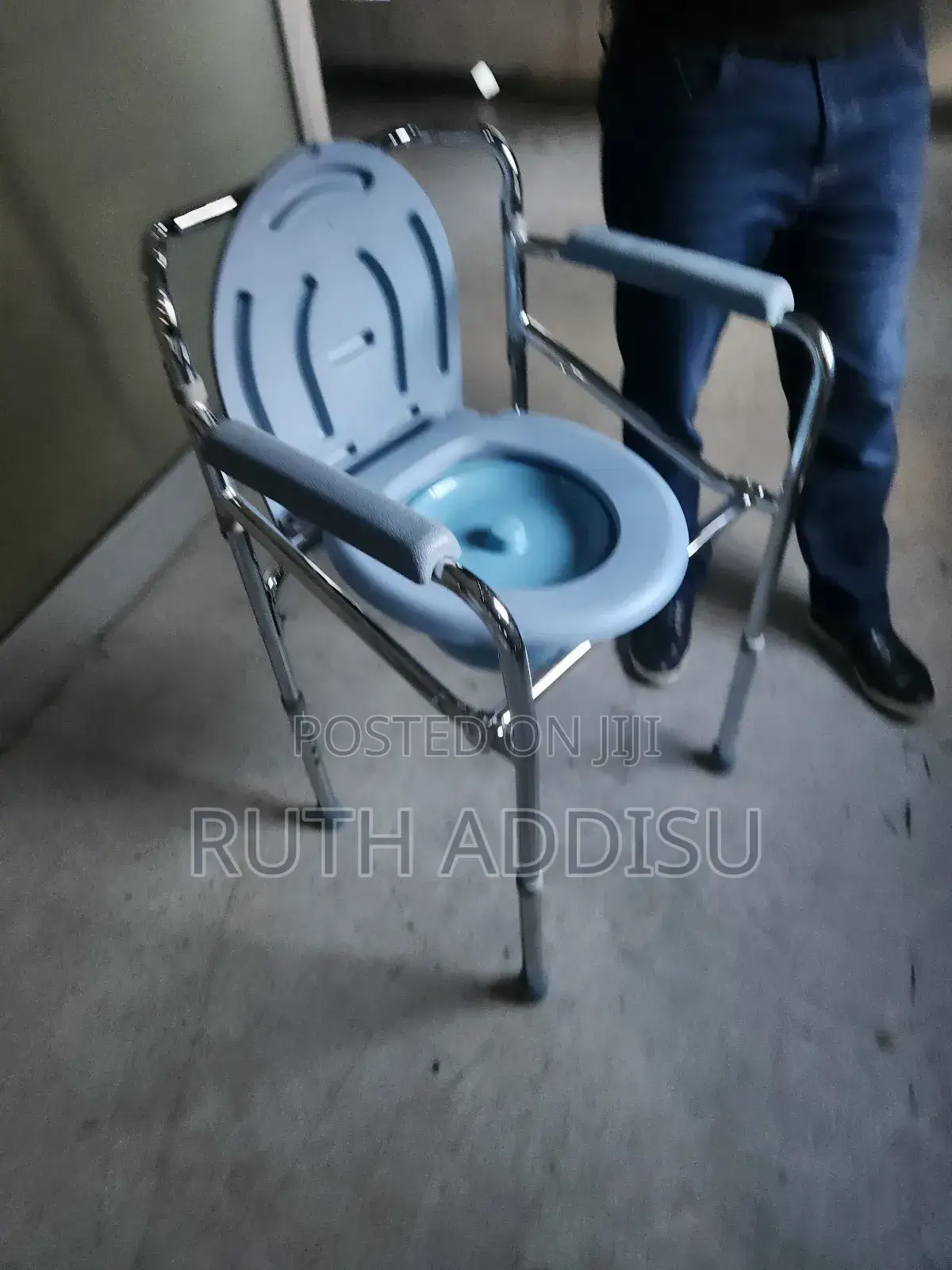 Toilet Chair劣質commode Chair冷靜poty Chair拆卸commod Chair凍土popo Chair New