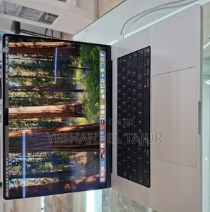 New Laptop Apple MacBook Pro 2020 M1 8GB Intel Core i5 SSD 256GB