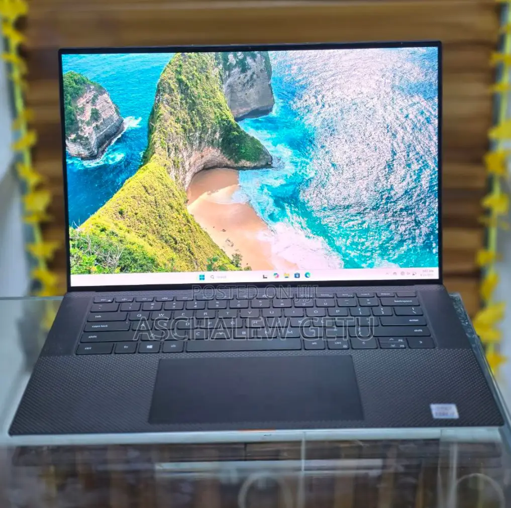 New Laptop Dell XPS 15 16GB Intel Core I7 SSD 512GB