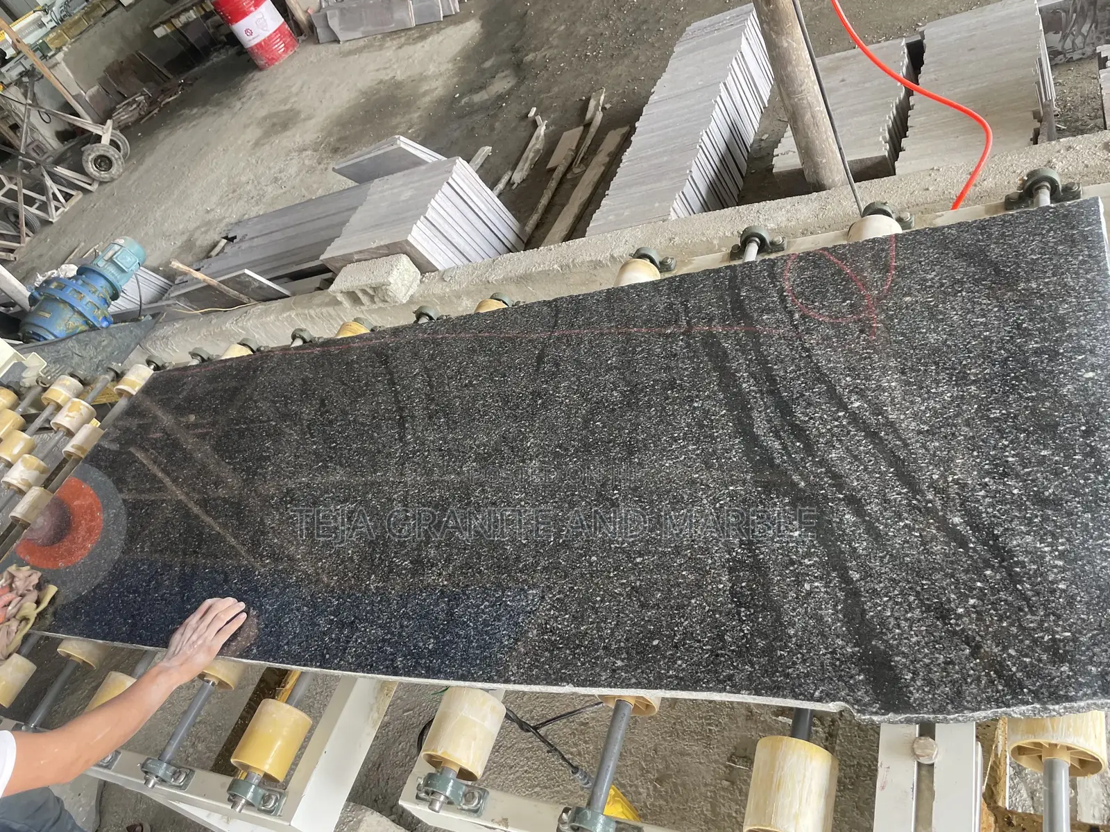Axum Mirror Black Granite Kitchentop Stair
