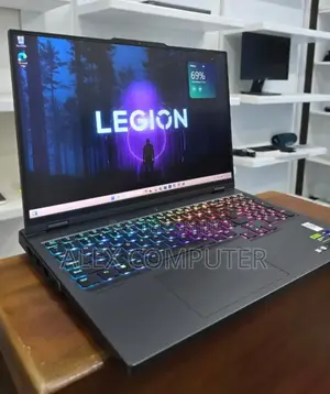 New Laptop Lenovo Legion 7 64GB Intel Core I9 SSD 4T