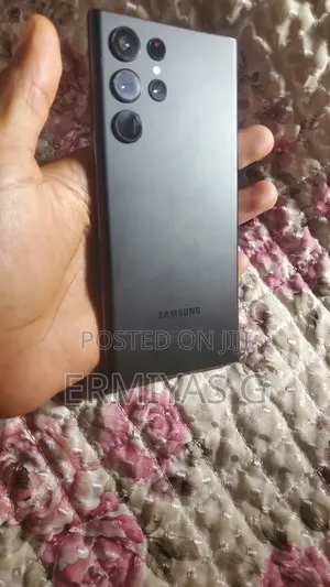 Photo - New Samsung Galaxy S22 Ultra 256 GB Black