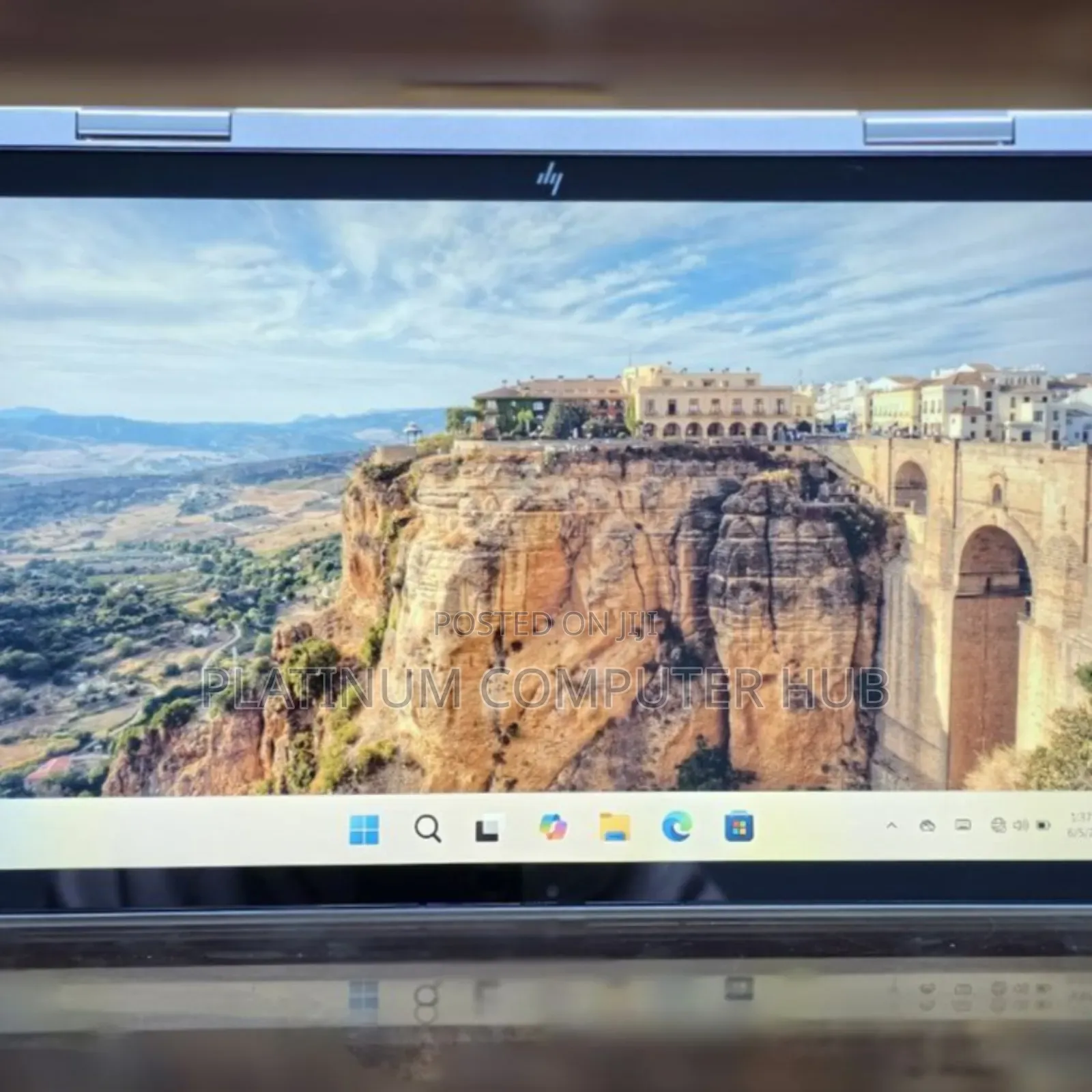 New Laptop HP Envy X360 8GB Intel Core I5 SSD 1T