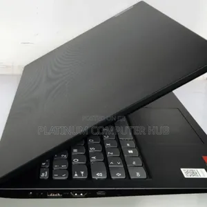 New Laptop Lenovo V15 8GB AMD Ryzen 3 SSD 256GB