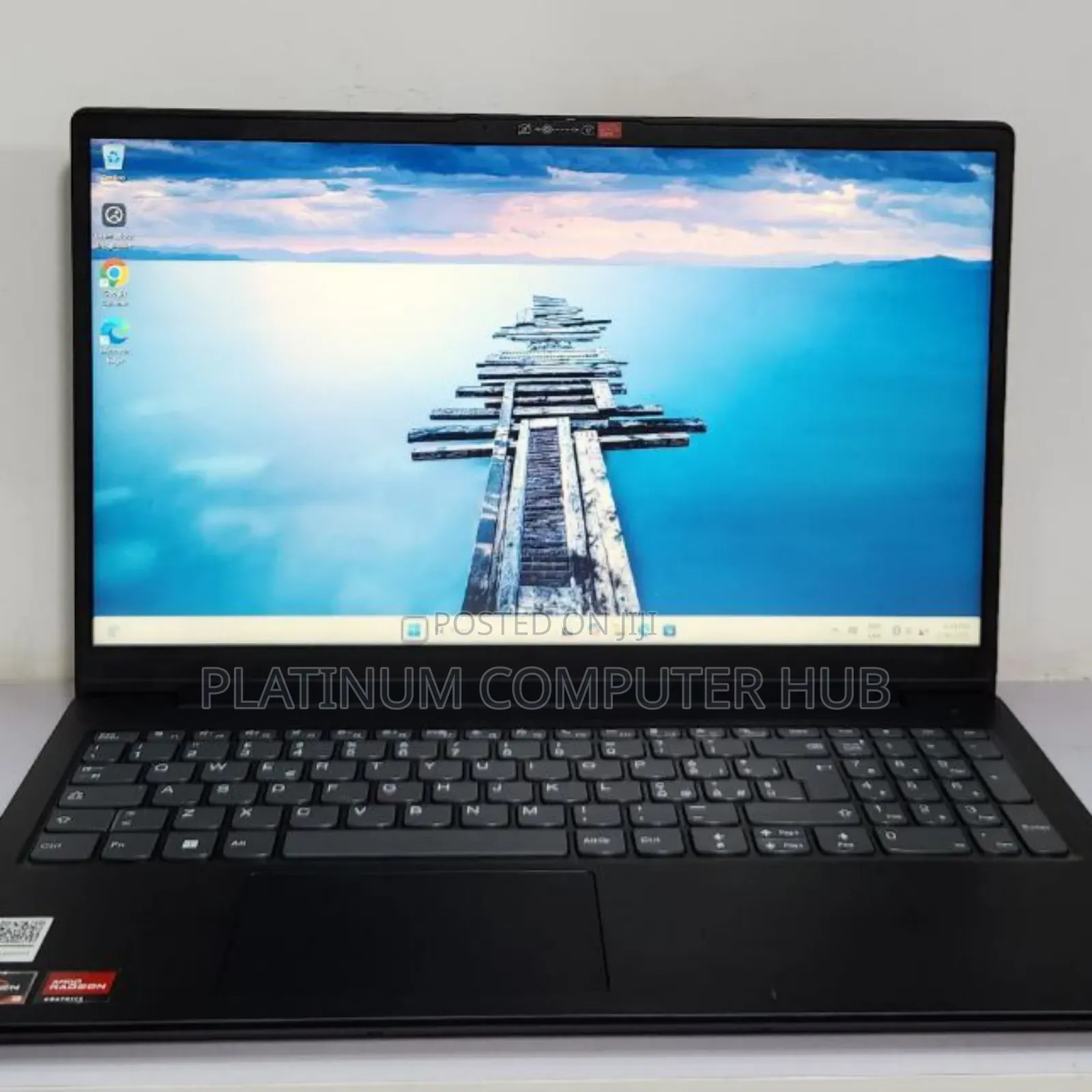 New Laptop Lenovo V15 8GB AMD Ryzen 3 SSD 256GB