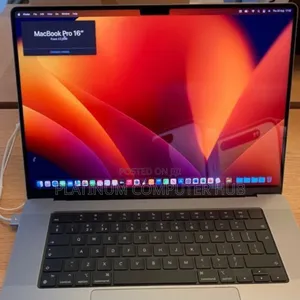 Photo - New Laptop Apple MacBook Pro 2017 16GB Intel Core I7 SSD 1T