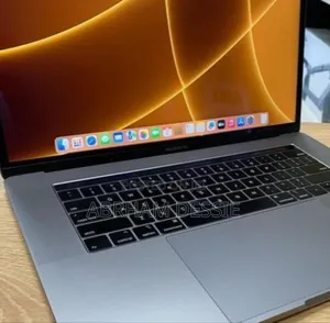 New Laptop Apple MacBook Pro 2017 16GB Intel Core I7 SSD 1T