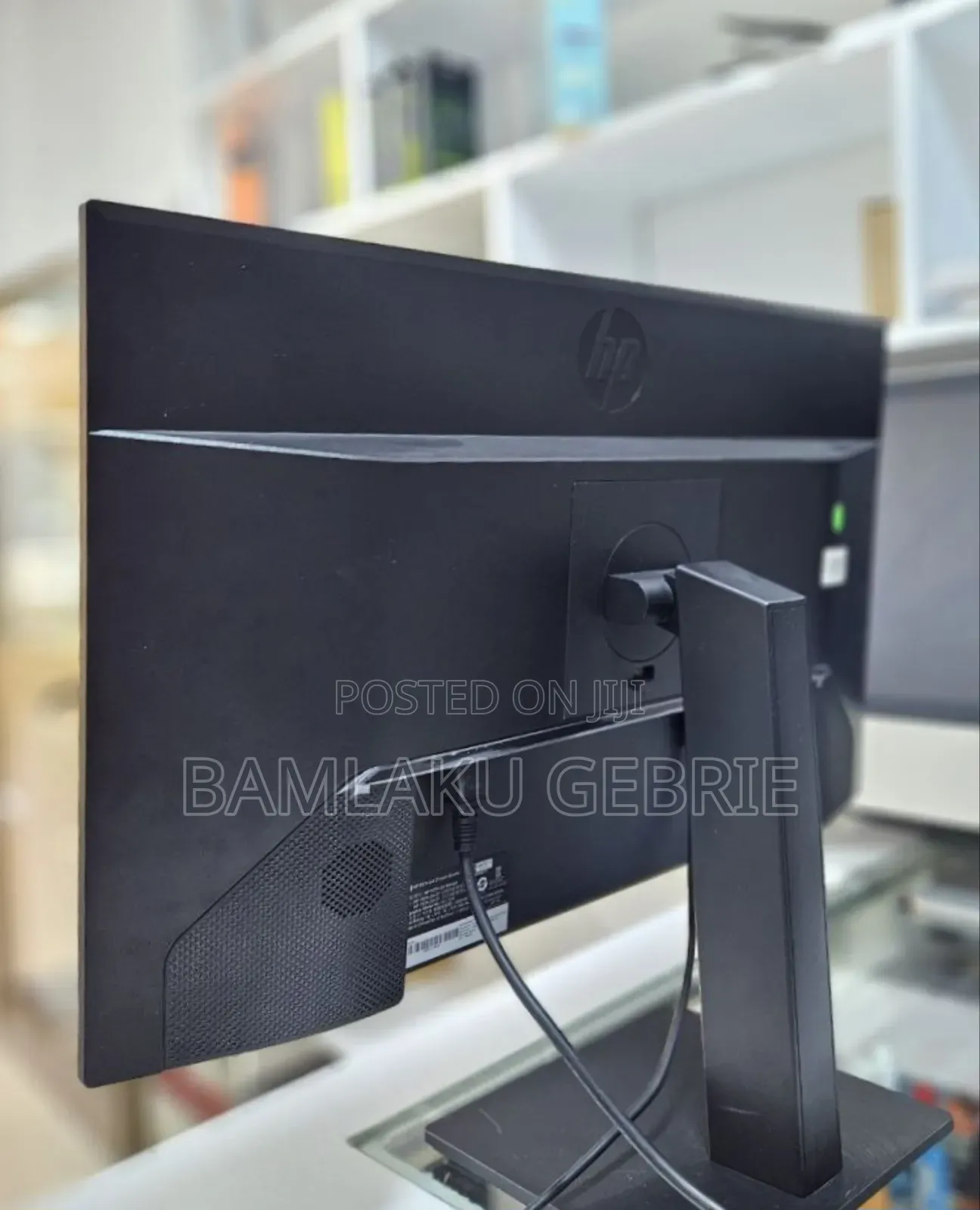 New Hp 27" Inch Frameless Monitor 2022/23 Built in Speakers