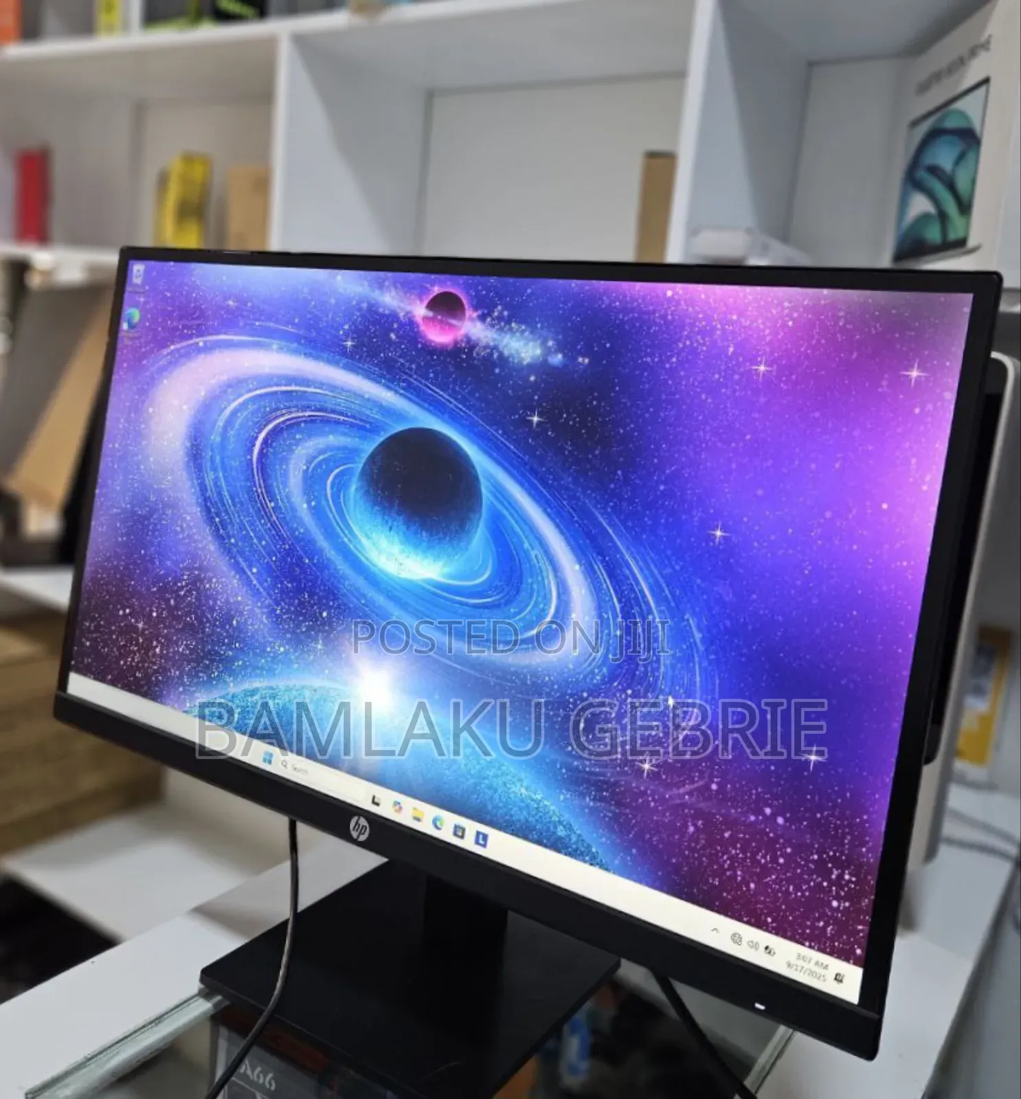 New Hp 27" Inch Frameless Monitor 2022/23 Built in Speakers