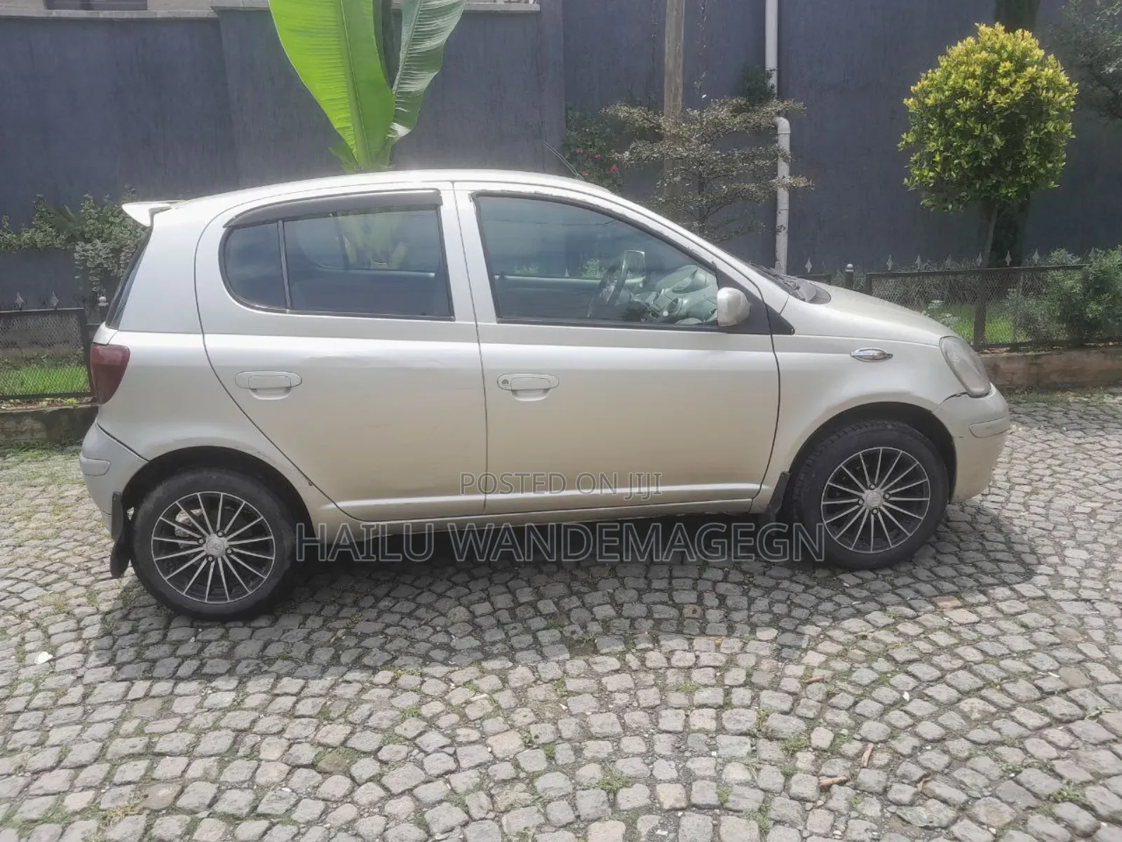 Toyota Vitz 2002 Gold