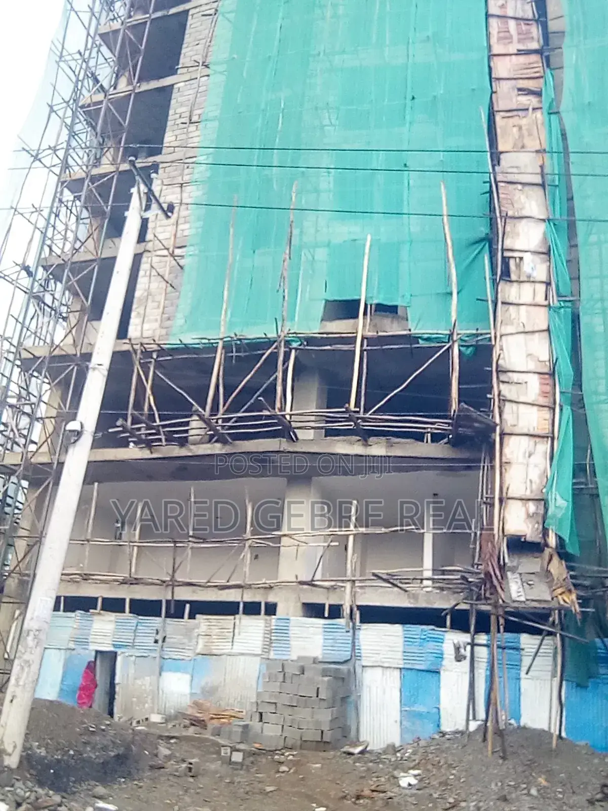 ሱቅ ሽያጭ ሳሪስ ሀና ማርያም ቀለበት በ8ወር ሚርከብት ከ ህንፃው ላይ135 በላይ ሰወች የሚኖሩበት