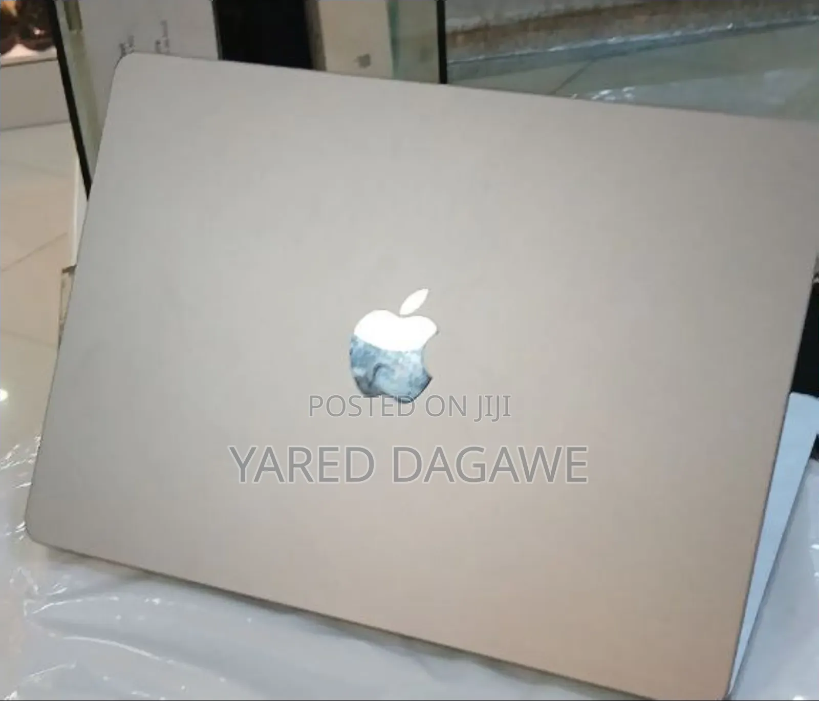 New Laptop Apple MacBook Air 2022 M2 8GB Apple M2 SSD 256GB