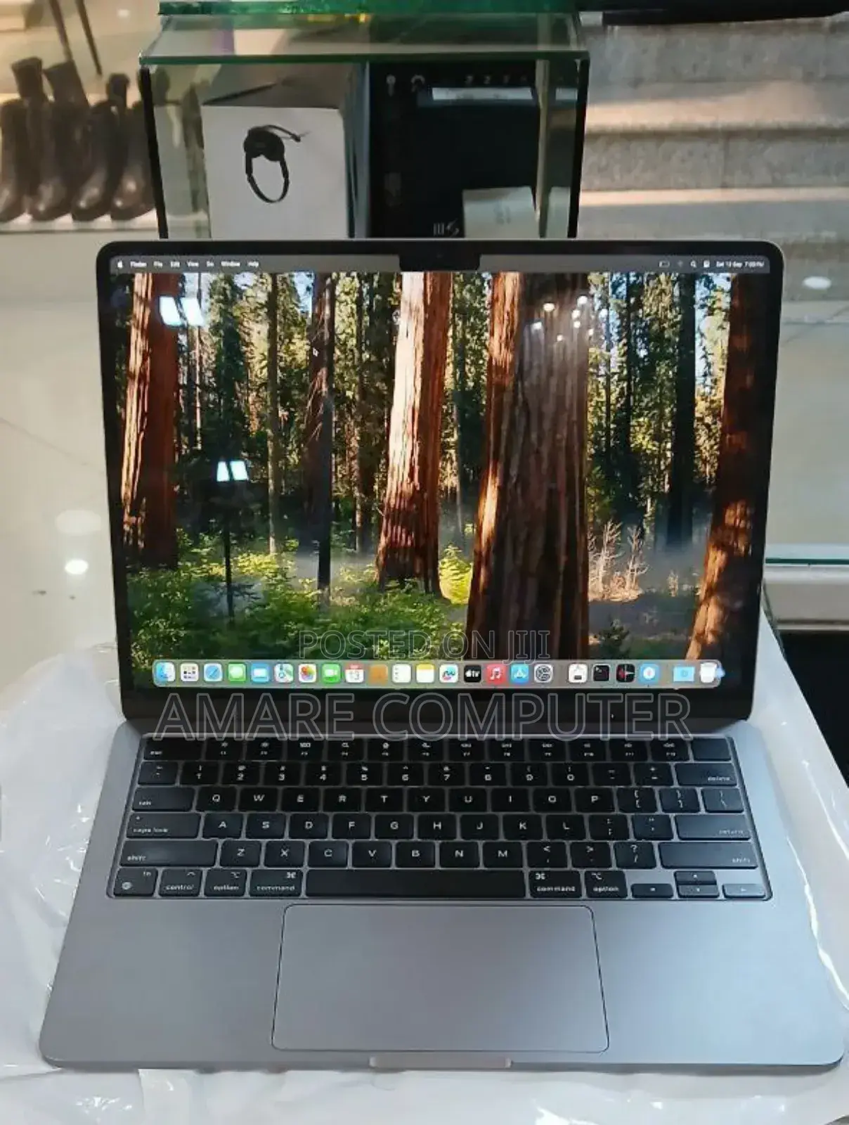 New Laptop Apple MacBook Air 2022 M2 8GB Apple M2 SSD 256GB