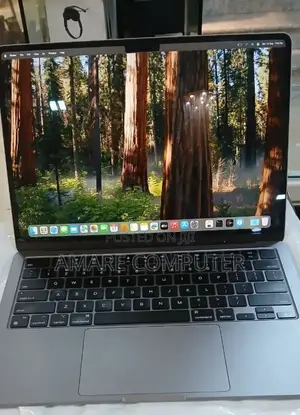 New Laptop Apple MacBook Air 2022 M2 8GB Apple M2 SSD 256GB