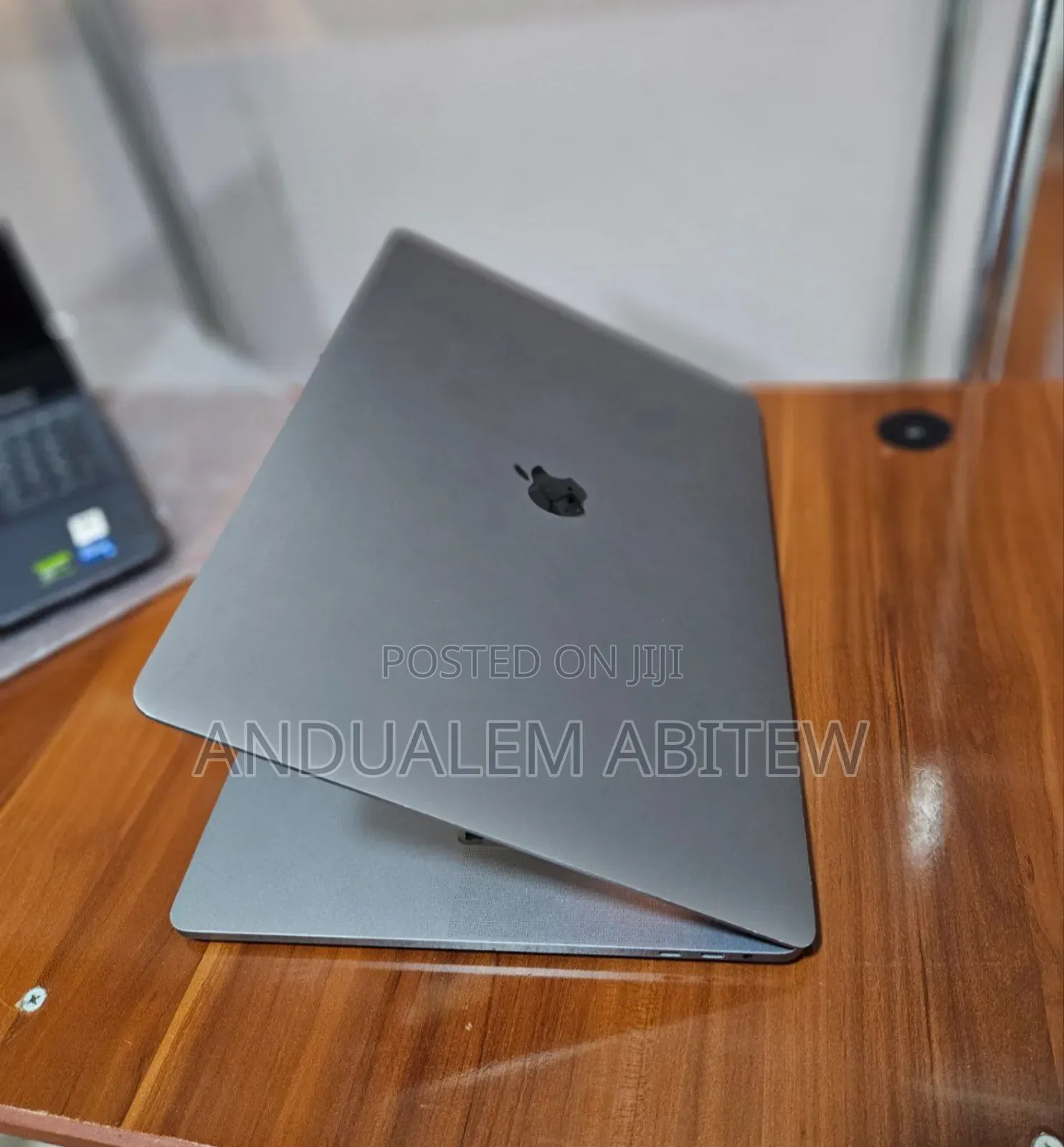 New Laptop Apple MacBook Pro 2019 16GB Intel Core I9 SSD 1T