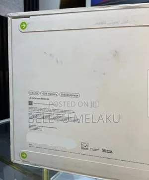 New Laptop Apple MacBook Air 2025 M4 13-Inch 16GB Apple M4 SSD 256GB