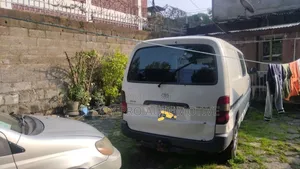 Toyota HiAce 2005 White