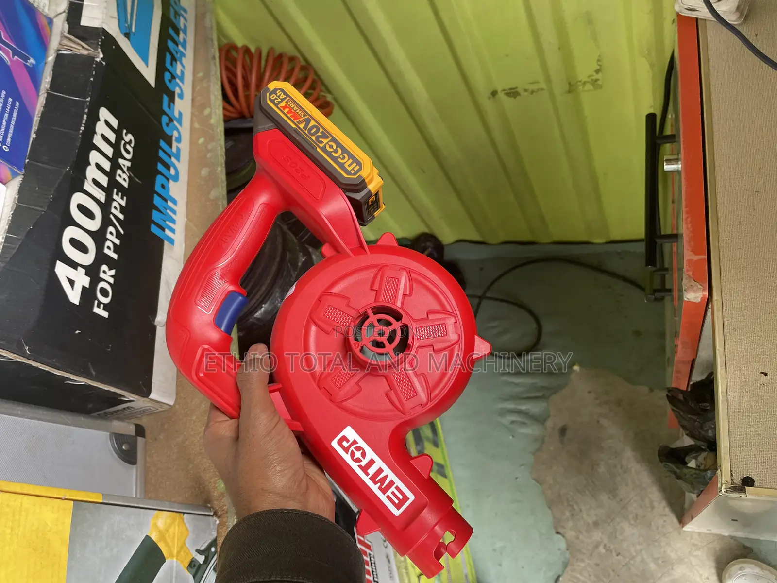 Chargeable Blower Emtop