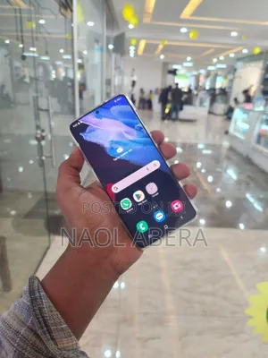 Photo - New Samsung Galaxy S21 5G 256 GB Black