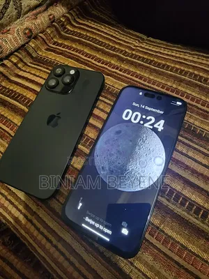 Photo - New Apple iPhone 16 Pro Max 1 TB Black