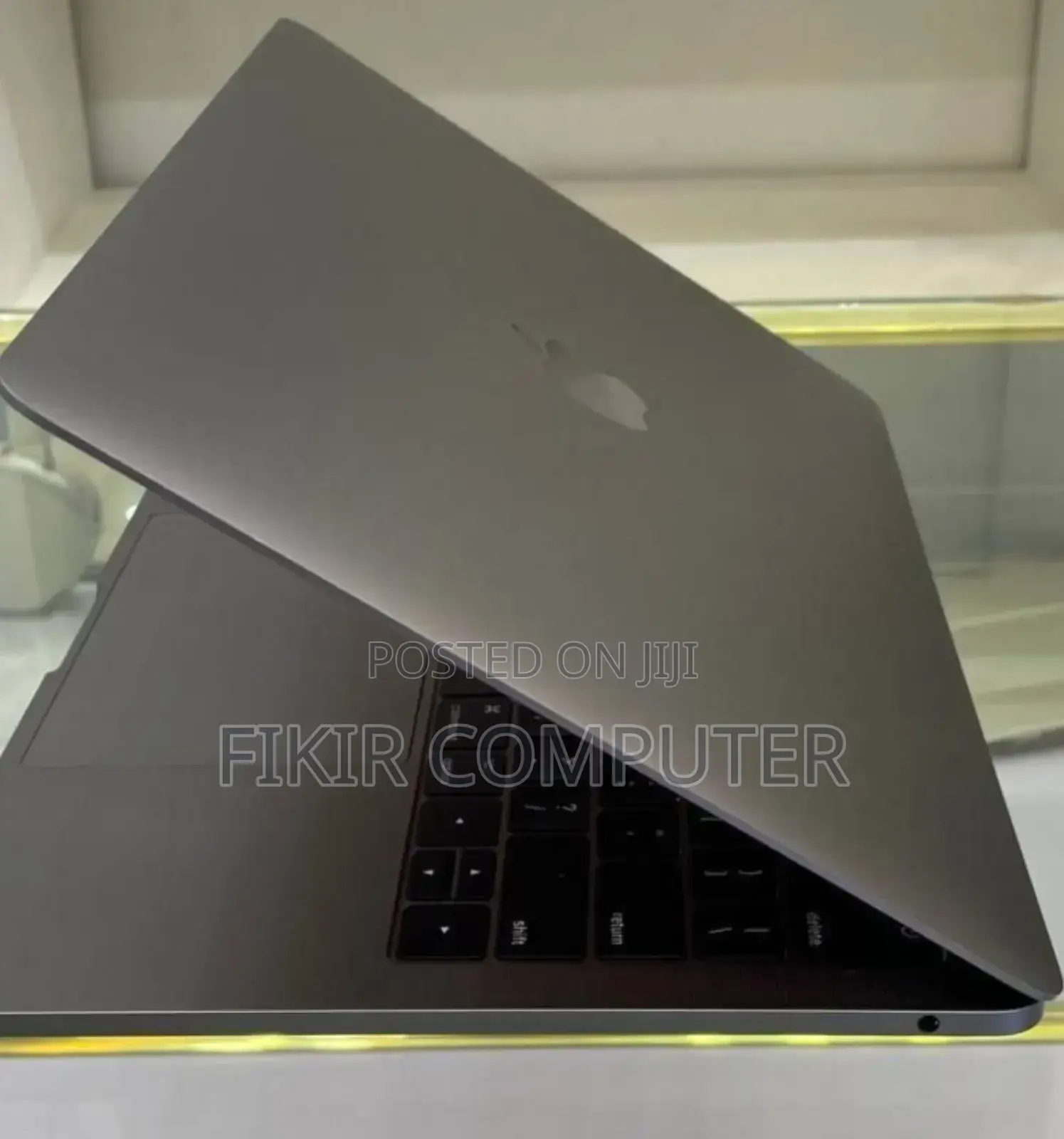 New Laptop Apple MacBook Pro M1 16GB Intel Core I7 SSD 512GB