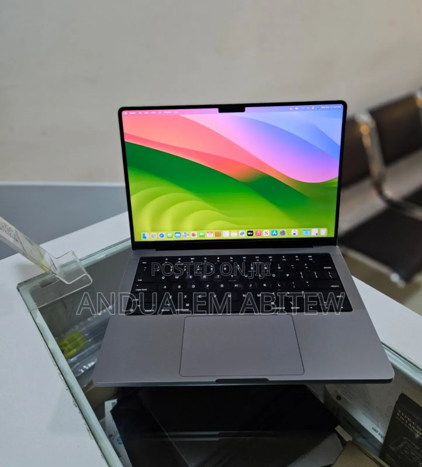 New Laptop Apple MacBook Pro 2021 M1 16GB Apple M1 Pro SSD 512GB