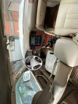 Toyota Land Cruiser 2002 White