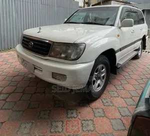 Toyota Land Cruiser 2002 White