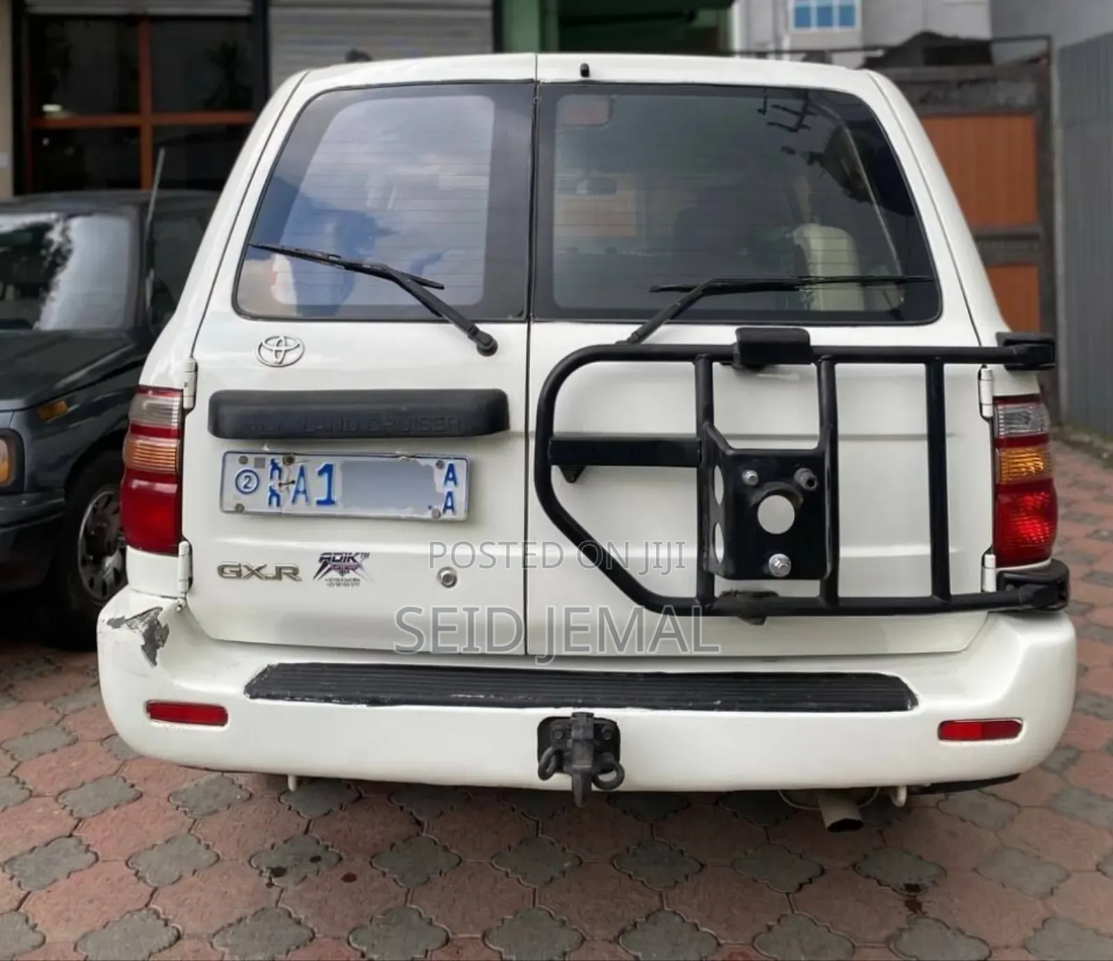 Toyota Land Cruiser 2002 White