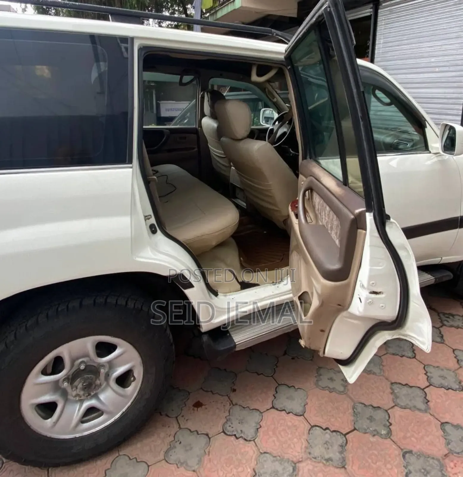 Toyota Land Cruiser 2002 White