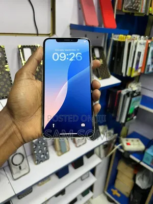 Photo - Apple iPhone XS Max 64 GB White