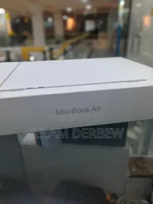 New Laptop Apple MacBook Air 2025 M4 13-Inch 16GB Apple M4 SSD 256GB