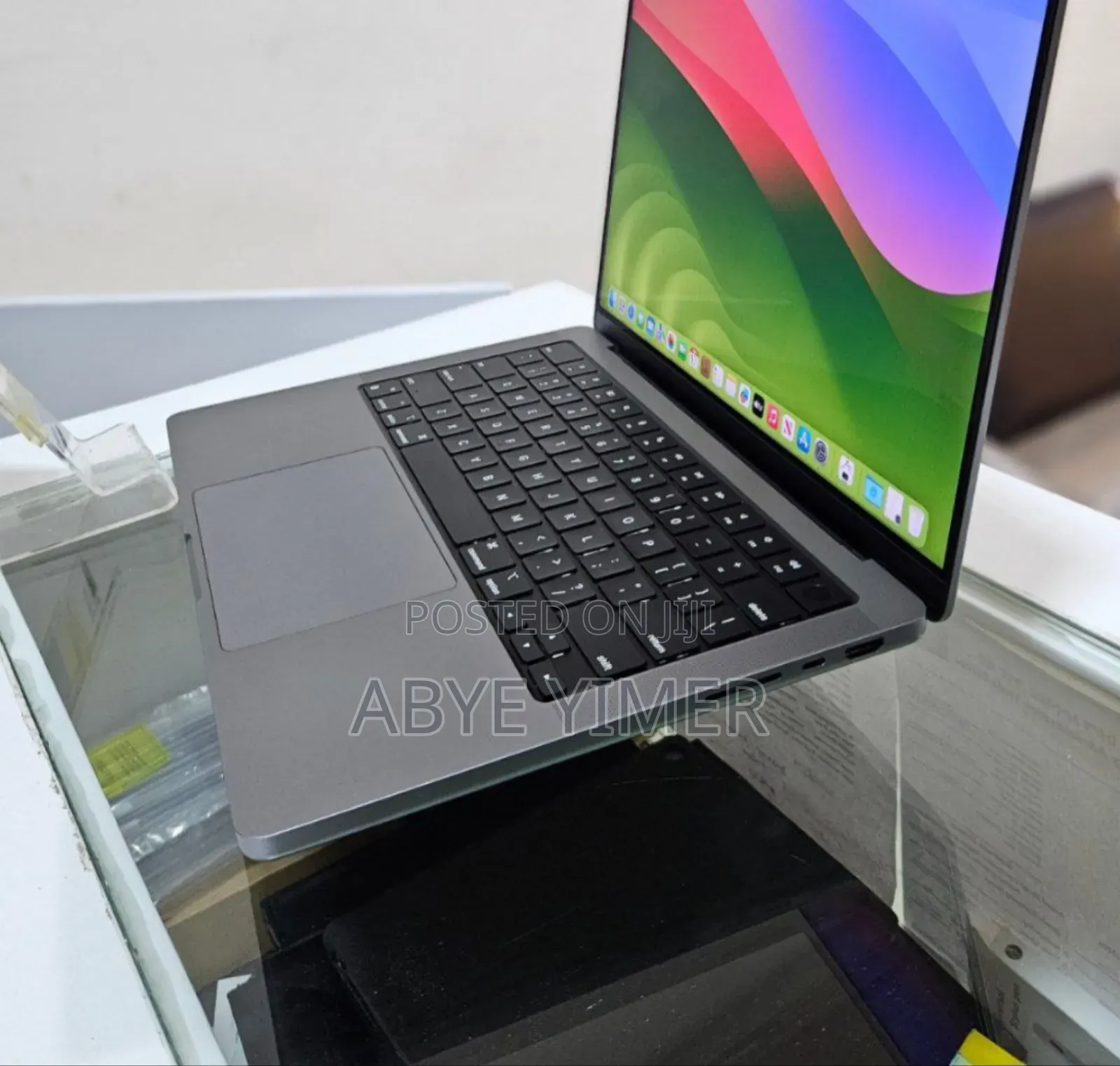 New Laptop Apple MacBook Pro M1 16GB Apple M1 SSD 512GB